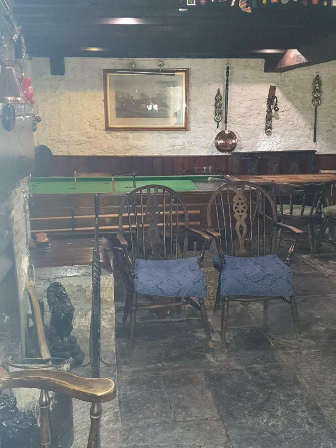 The Old Red Lion Hotel บรูตัน ภายนอก รูปภาพ