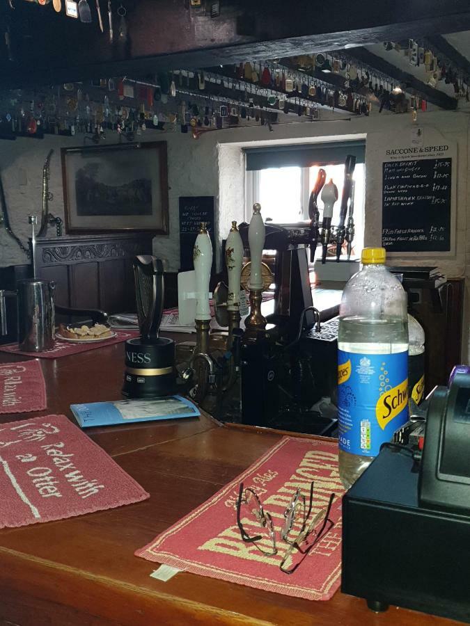 The Old Red Lion Hotel บรูตัน ภายนอก รูปภาพ